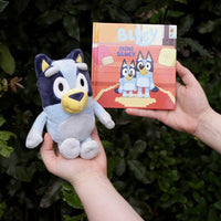 Bluey: Mini Bluey and Bluey Toy Box Set: Book and Plush Toy Gift for Little Bluey Fans
