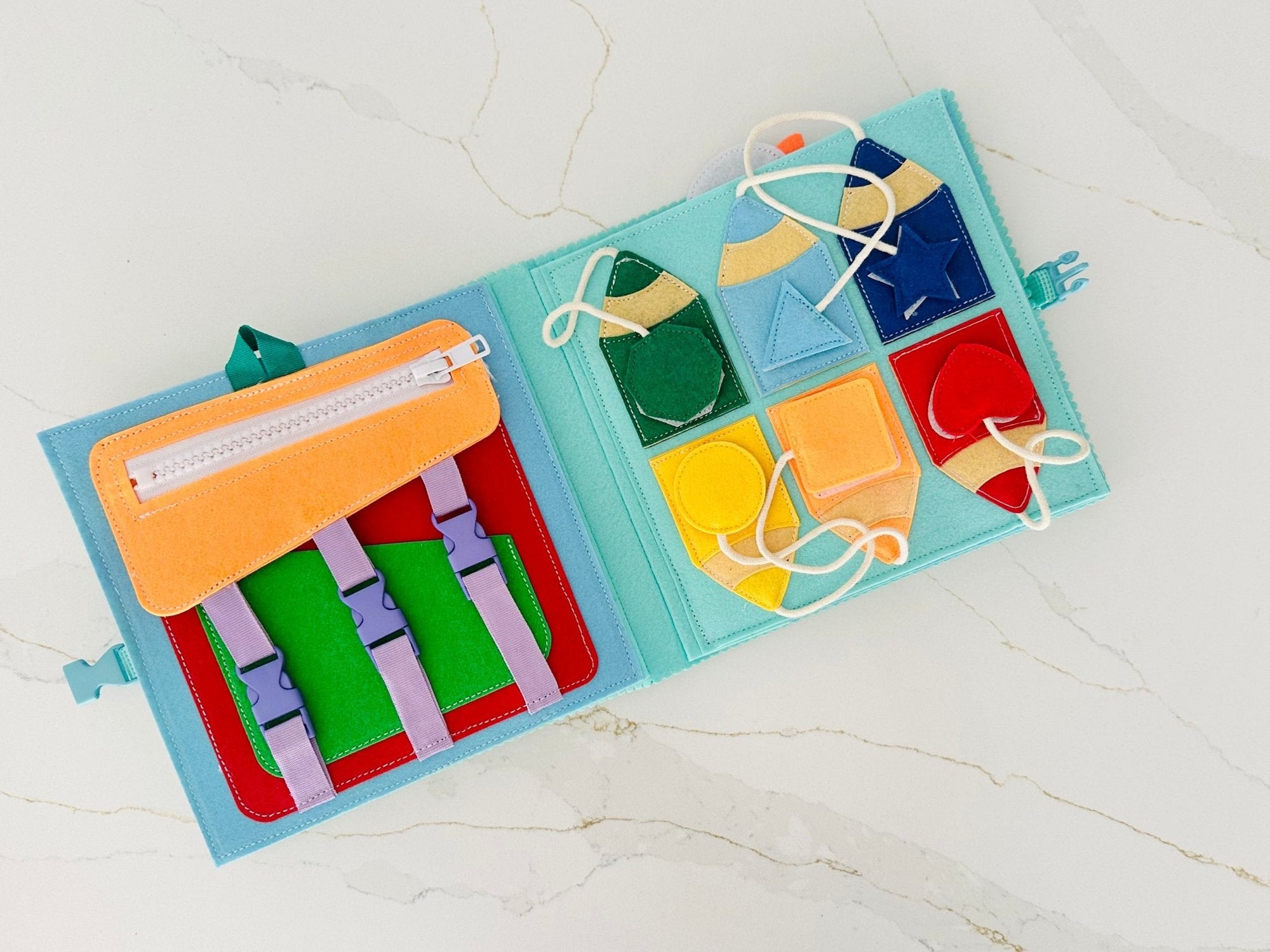 Wondertivity Lucky Lion Zipper and buckle page